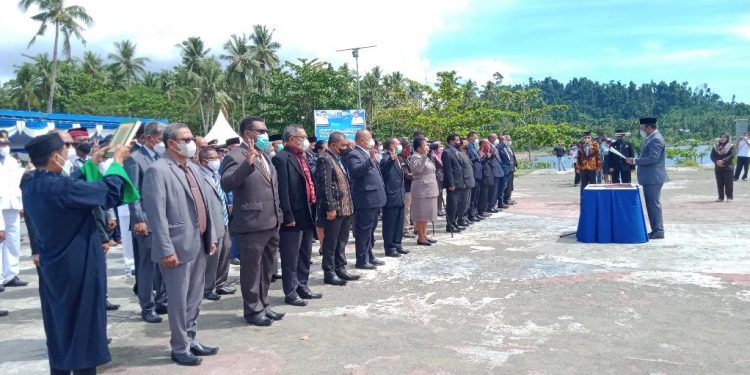 Bumdes Klaben Terima Bantuan Mobil Angkutan