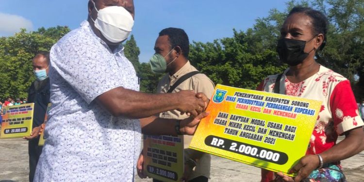 Koperasi dan UMKM Terima Bantuan