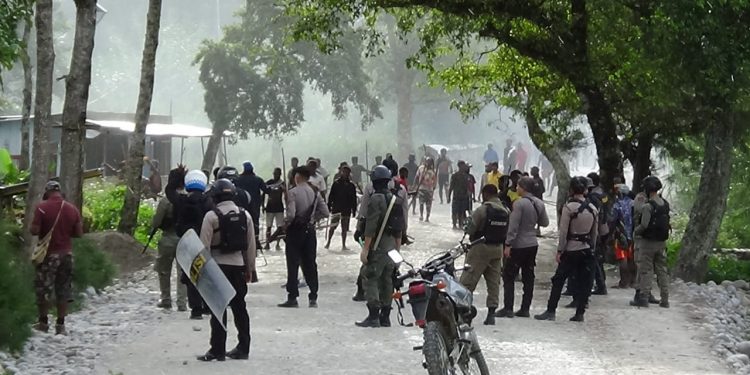 Bentrok, 2 Warga Terkena Panah
