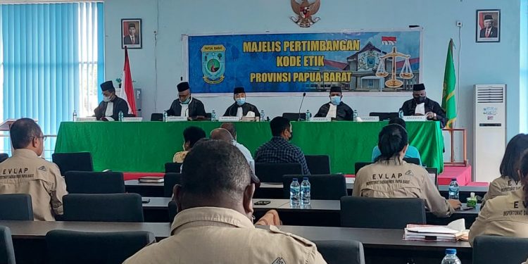 Mabuk, Sekretaris Dishub Keroyok Bawahan