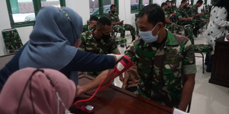Korem 182/JO Fakfak Gelar Vaksinasi Booster