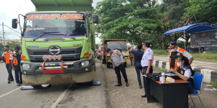Pengawasan, Puluhan Truk Dirazia
