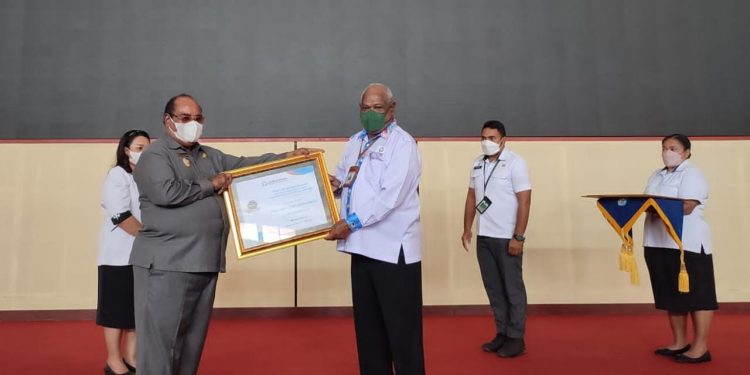 Pemkot Terima Penghargaan Pelayanan Publik Predikat Hijau