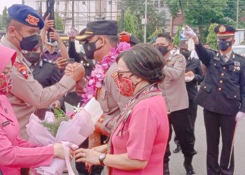 Kapolres Disambut Prosesi Adat Malamoi