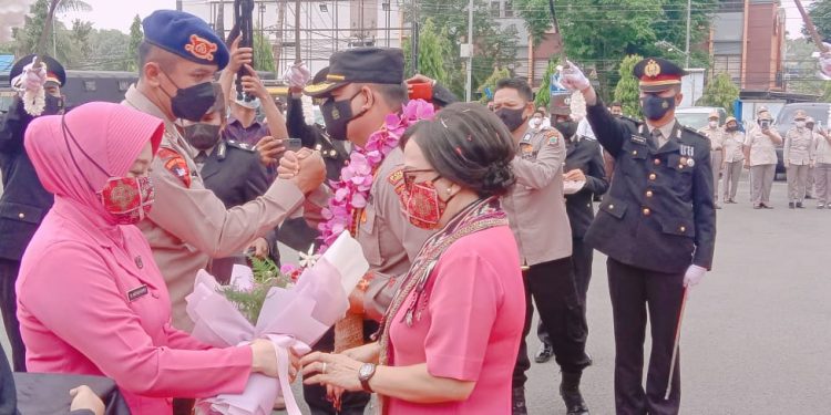 Kapolres Disambut Prosesi Adat Malamoi