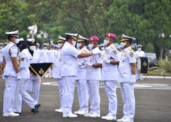 Pangkoarmada III Hadiri Sertijab 7 Pejabat TNI AL