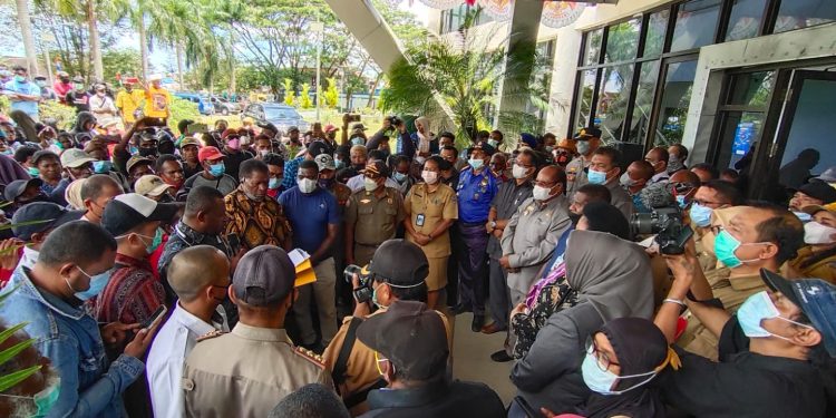 Demo Damai Tuntut Percepatan Pemekaran PBD