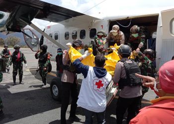 4 Helikopter Evakuasi 8 Jenazah Korban KKB