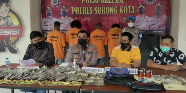 Tangkap 4 Tersangka, Sita 2 Kg Ganja-5 Gram Sabu