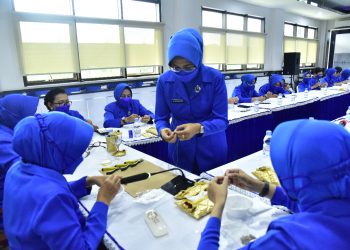 14 Anggota Satnarkoba Periksa Urine Mendadak