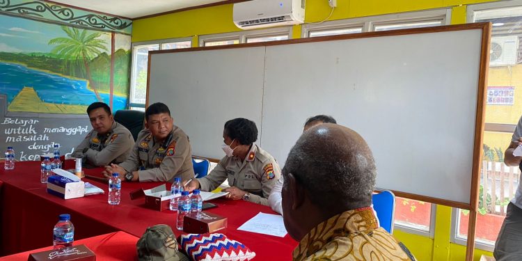 Dua Suku Bertemu Hasilkan Delapan Kesepakatan