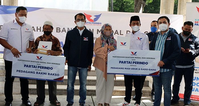 Partai Perindo Bagikan Gerobak Dan Modal Usaha