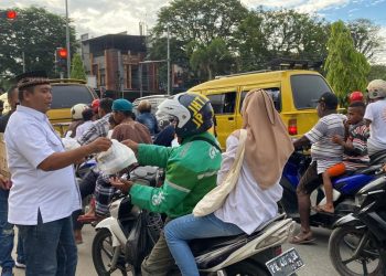 Satreskrim Polres Sorkot Bagi Takjil