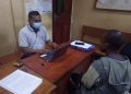 Terduga pelaku pemerkosaan berinisial JG saat menjalani pemeriksaan di Mapolres Keerom.