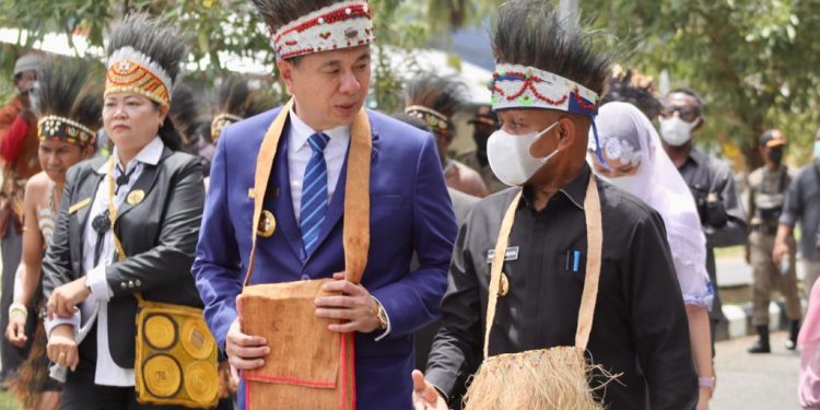 Paripurna HUT Kaimana ke-19, Bupati Komitmen ‘Bayar Lunas’ Visi Misi