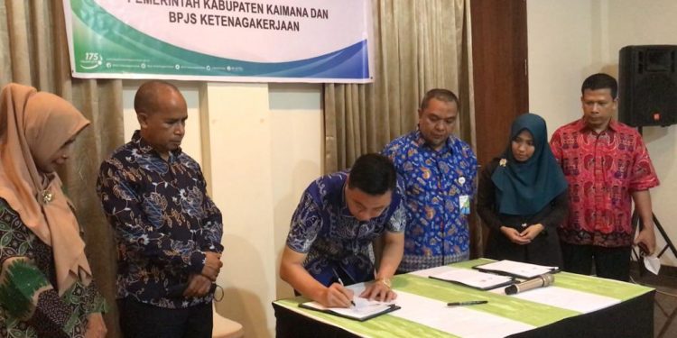 Paripurna HUT Kaimana ke-19, Bupati Komitmen ‘Bayar Lunas’ Visi Misi