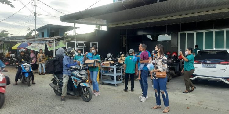 Derefan Hotels Bagikan 200 Paket Takjil Gratis