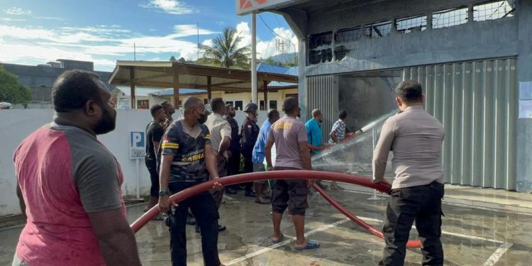 5 Ruko dan 3 Rumah Hangus Terbakar