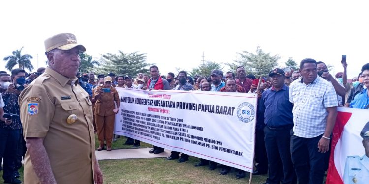 Waterpauw ‘Disambut’ Tuntutan Forum Honorer 512