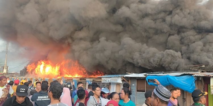 600 Toko dan Kios dari 6 Los Hangus Terbakar