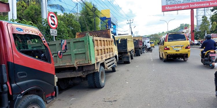 Sopir Truk Ungkap Terobos Antrian di SPBU