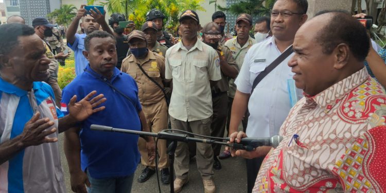 Tuntut Pergantian Pengurus, Buruh Datangi Wali Kota