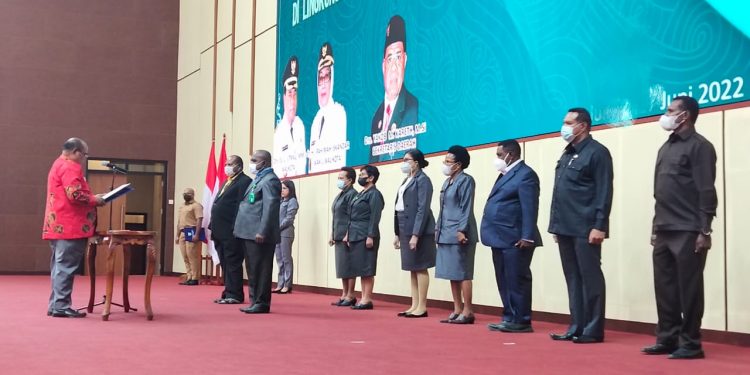Wali Kota Lantik Pimpinan Tinggi Pratama dan Administrator