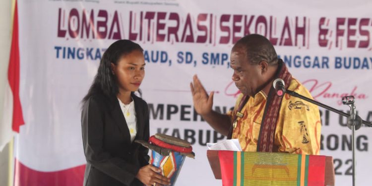 Siswa TK-SD-SMP Unjuk Prestasi dalam Lomba Literasi