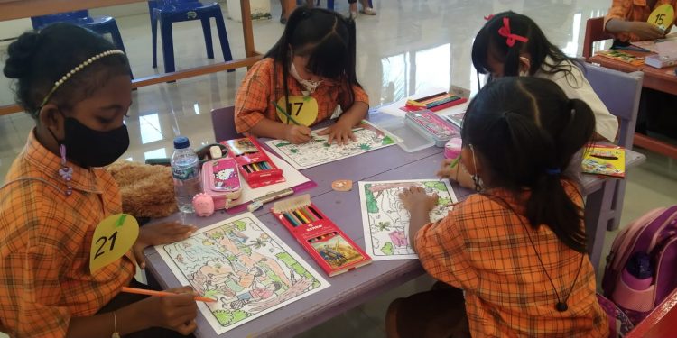 30 SD Meriahkan Lomba Mewarnai dan Puisi