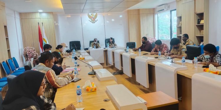 Kewajiban Diselesaikan, Papan Plang Dicabut