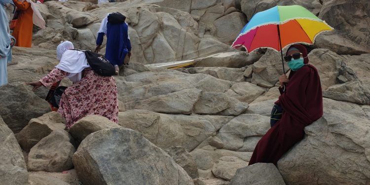 Naik Jabal Rahmah Tidak Puas Lewat Tangga