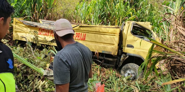 Truk Satpol PP Masuk Jurang, 6 Tewas