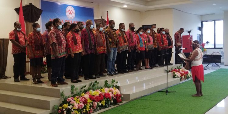 Pengurus LSM Adat Suku Moi Maladum Dilantik
