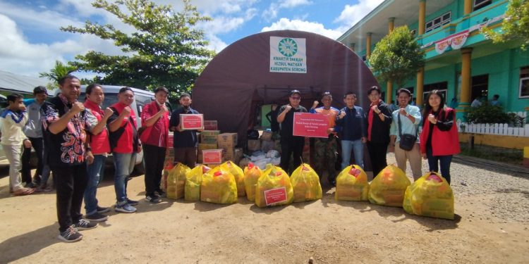 Peduli Banjir dan Tanah Longsor,Telkomsel Salurkan Bantuan