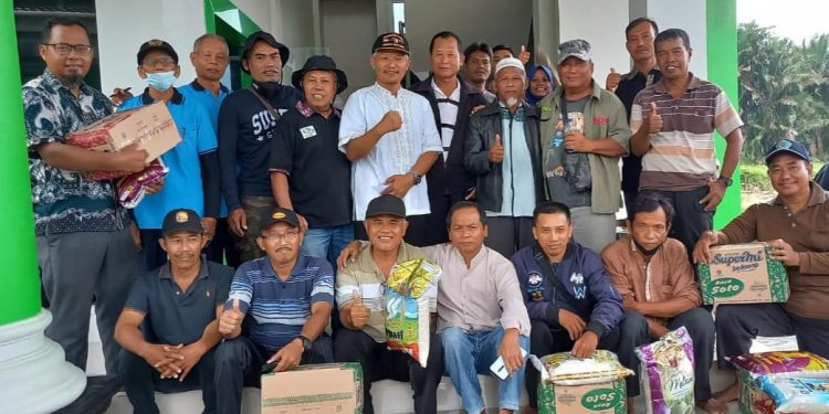 Ikaswara Bagikan 100 Paket Sembako