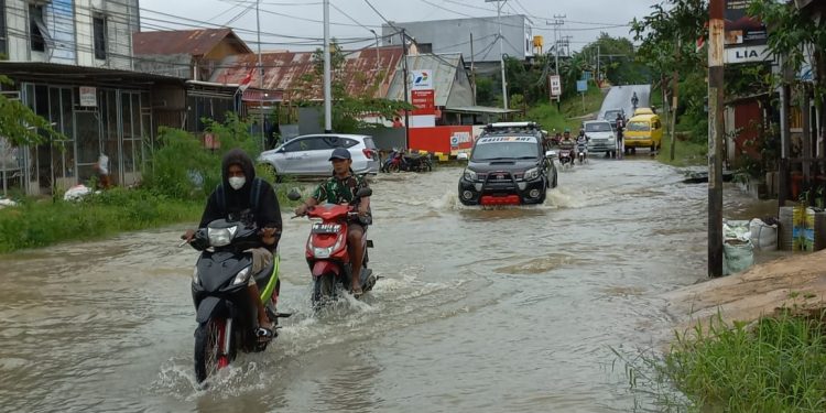 Warga Minta Pemerintah Atasi Banjir