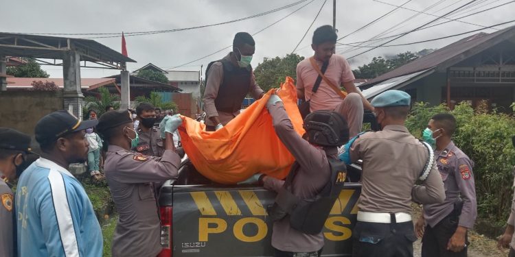 Mayat Pria Ditemukan Membusuk