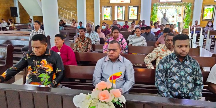 Pj Bupati Ibadah Bersama Jemaat GKI Pengharapan Wasirisin