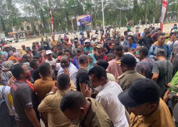 Desak Pemkot Sorong ‘Eksekusi’ Pedagang Pasar Boswesen
