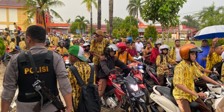 Dipicu Pengeroyokan, STM Dikepung Massa