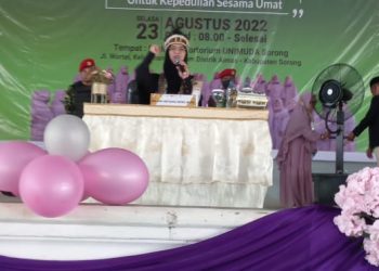 Dikepung Banjir di Kota Sorong, Uztasah Oki Rela Naik Truk