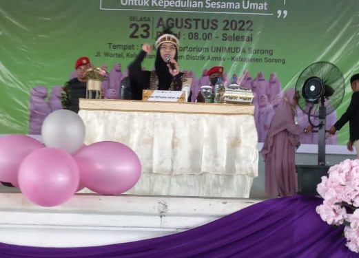 Dikepung Banjir di Kota Sorong, Uztasah Oki Rela Naik Truk