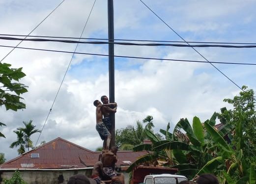 HUT RI ke-77 , Sahabat Rico Sia Hibur Warga Sekitar