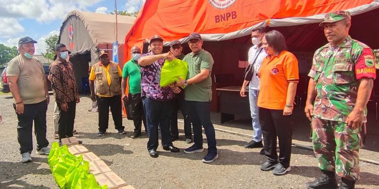 Peduli Korban Banjir, Dinas Kehutanan PB Bantu 200 Paket Bapok