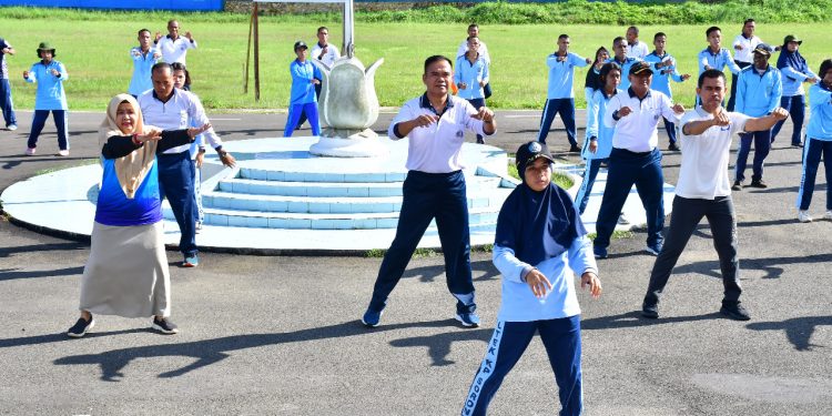 Danpasmar 3 Olahraga Bersama Akademia Poltek KP Sorong