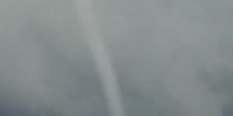 Waterspout Berbahaya, Hindarilah !