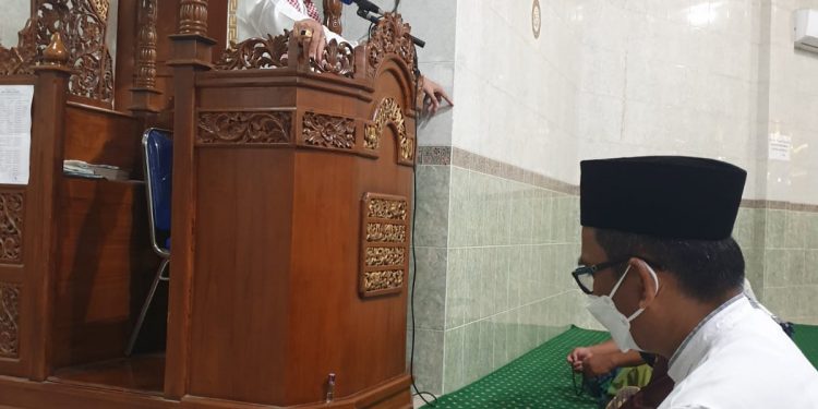 Seperti Solat di Masjid Nabawi