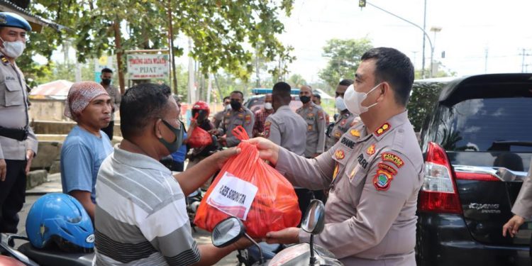 Polres R4 Berikan Bapok Kepada Ojek