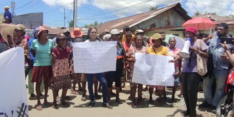 Pedagang Pasar Boswesen Tolak Direlokasi