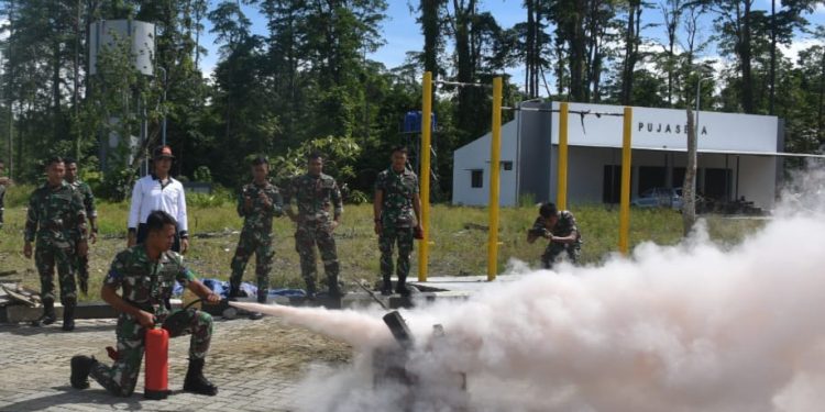 Satkat Koarmada III Latihan Penyelamatan Kapal